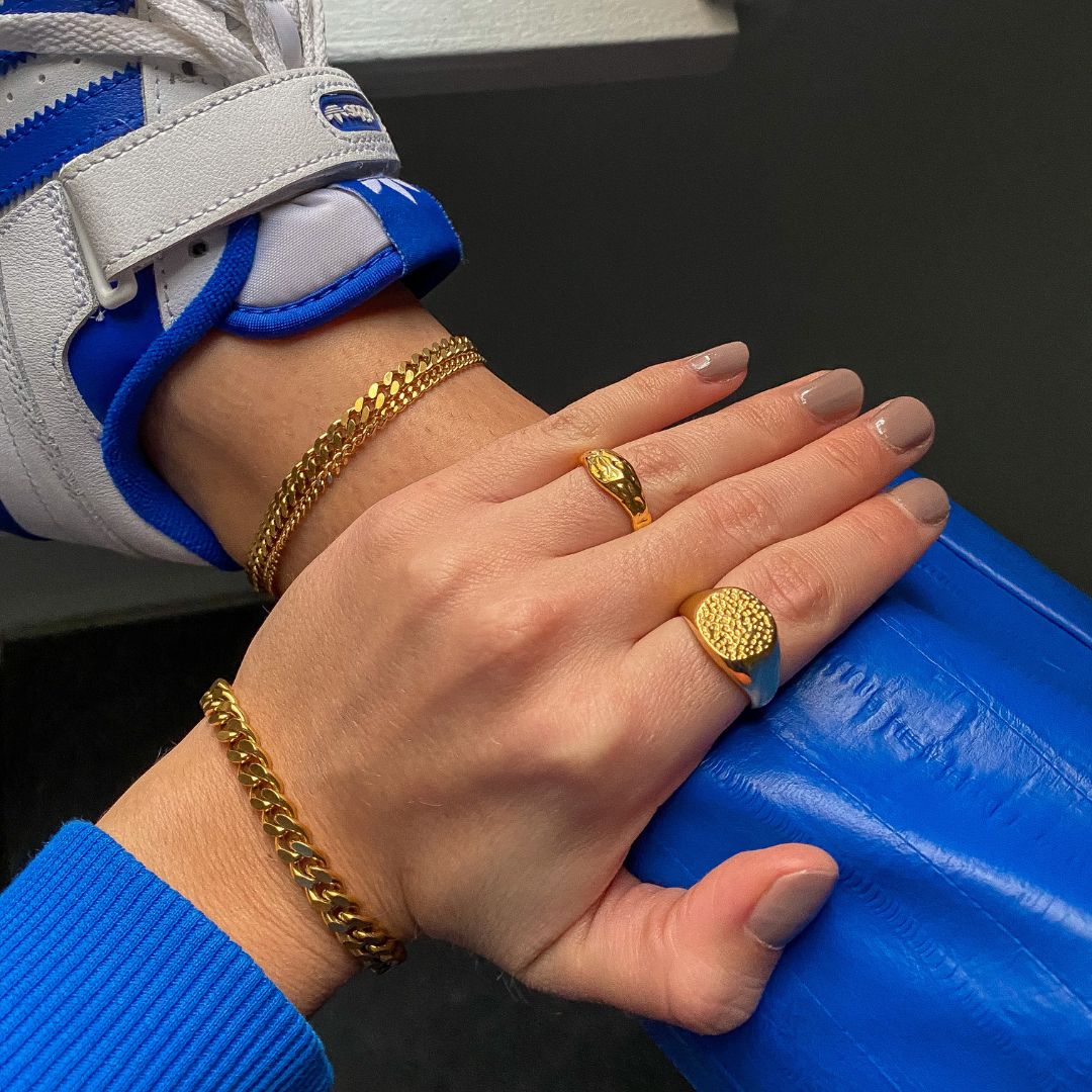 Hamret Rund Signet Ring 18k Guldbelagt