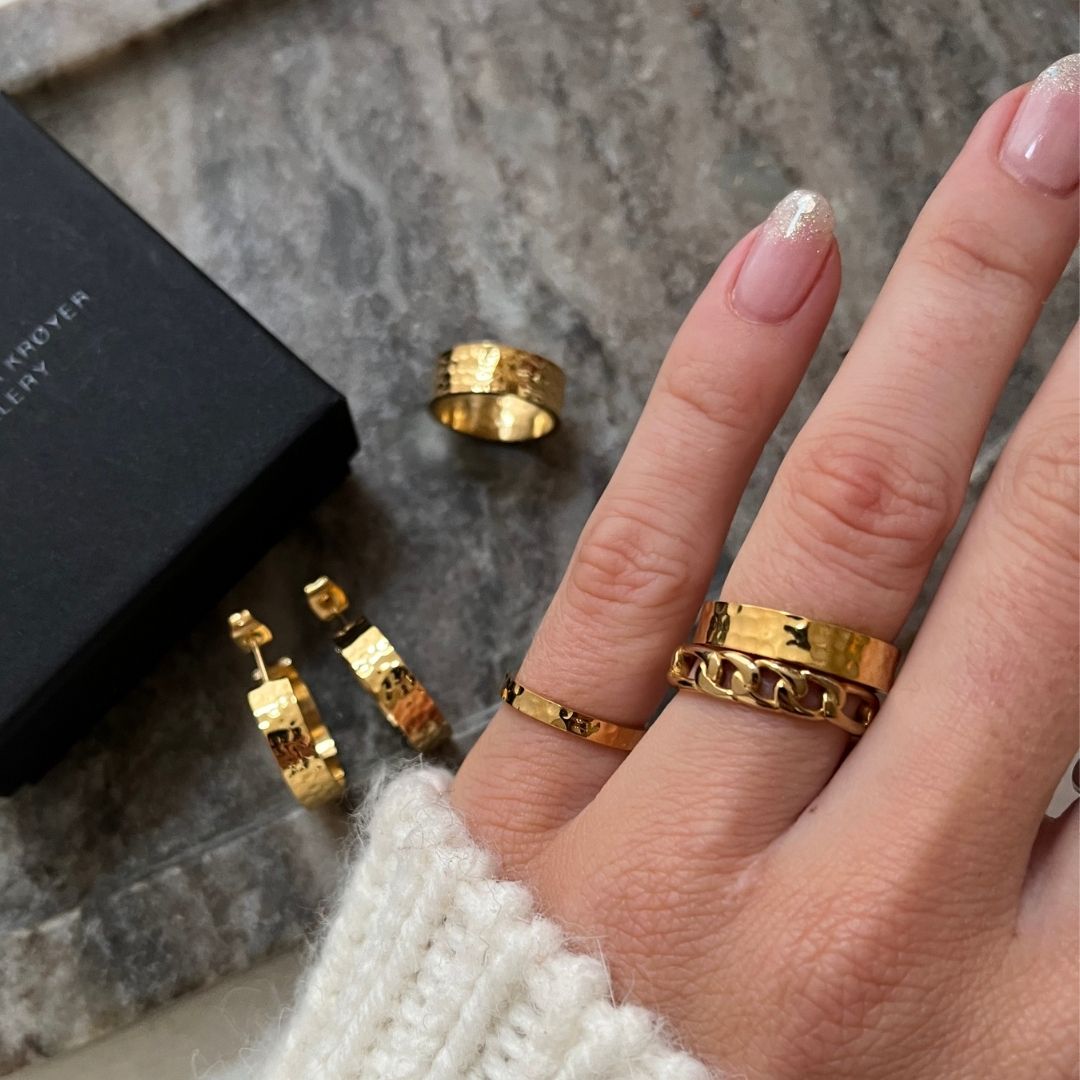 Hamret Band Ring 18K Guldbelagt 2mm
