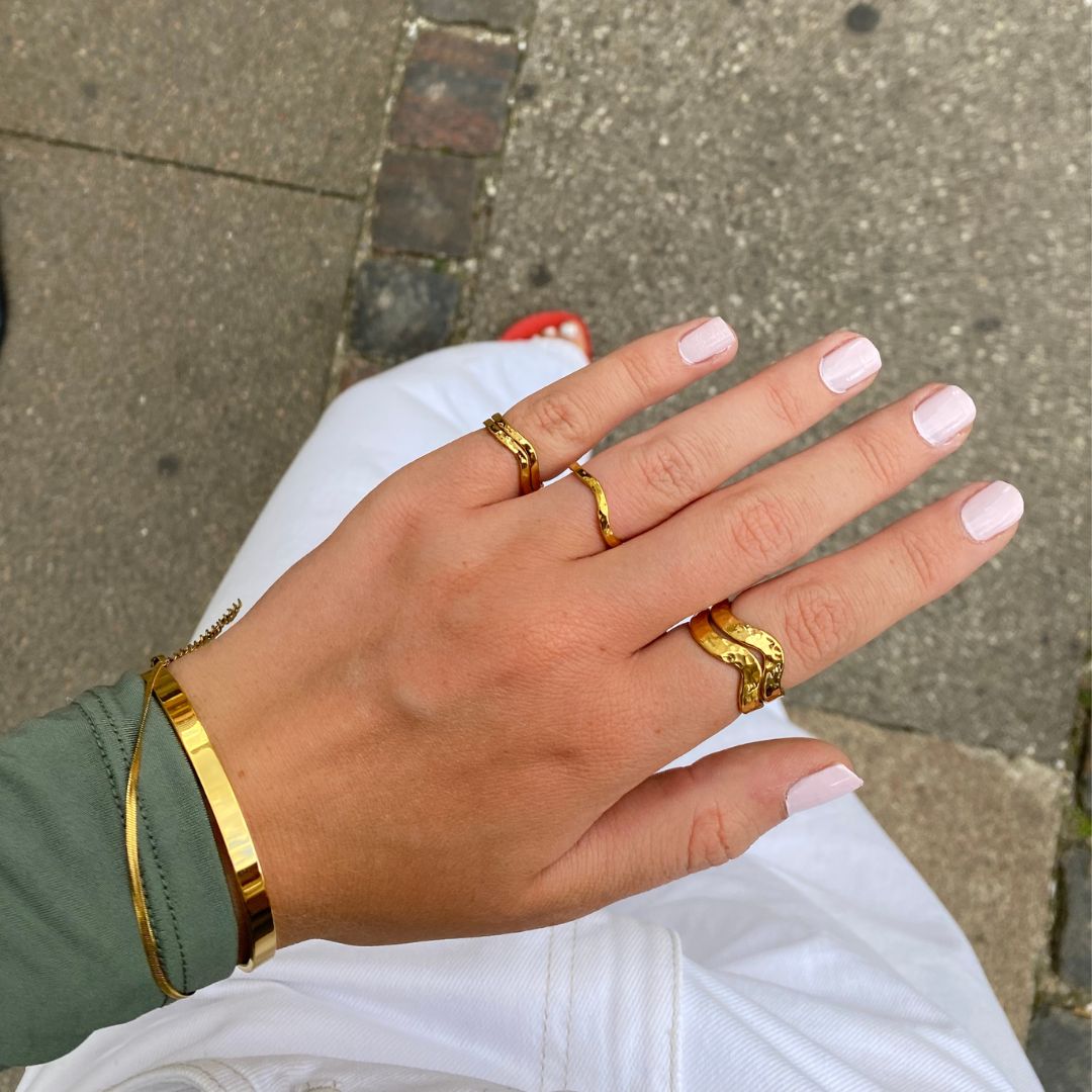Hamret Wave Ring 18K Guldbelagt 2mm
