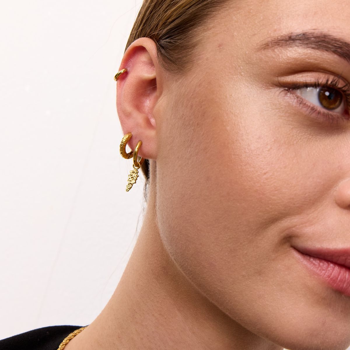 Classic Creoler Scoria Rock 18K Guldbelagt 10mm