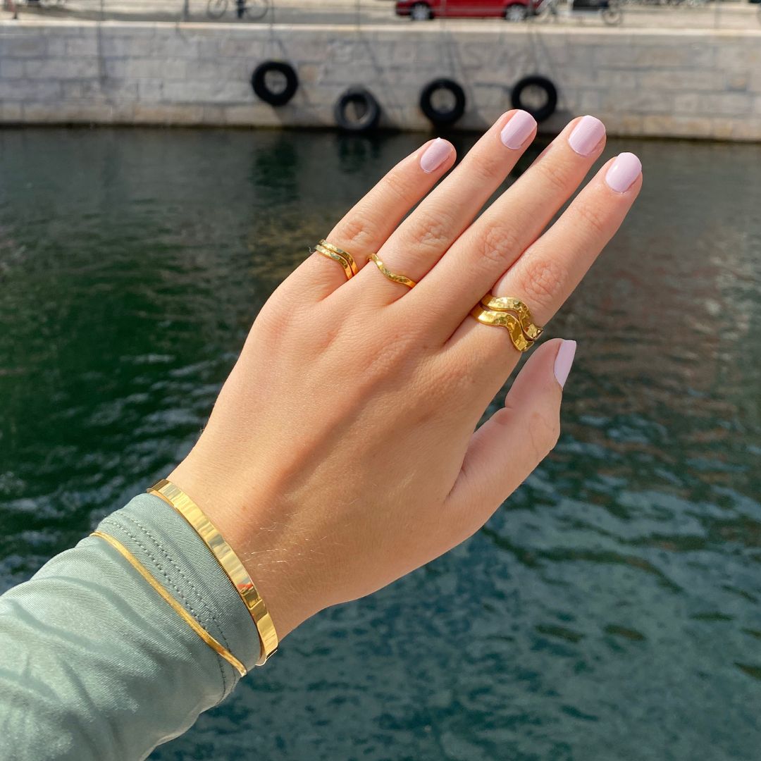 Hamret Wave Ring 18K Guldbelagt 4mm