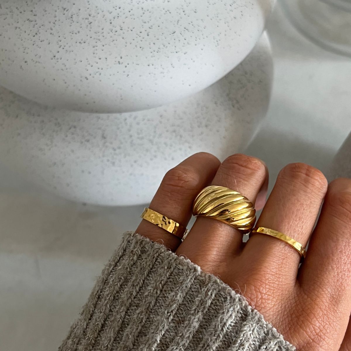 Hamret Band Ring 18K Guldbelagt 4mm