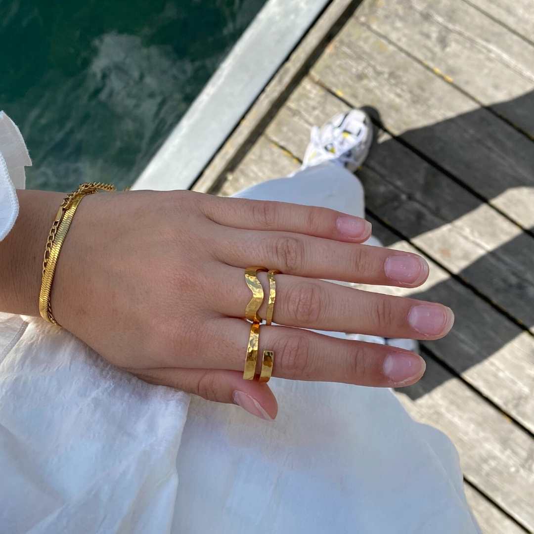 Hamret Wave Ring 18K Guldbelagt 4mm