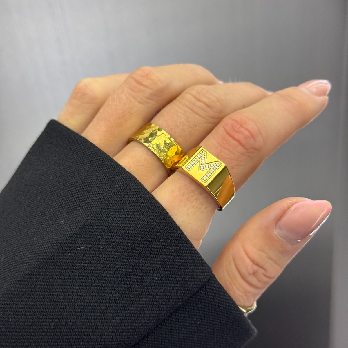 Krystal Bogstav Firkantet Signet Ring 18K Guldbelagt
