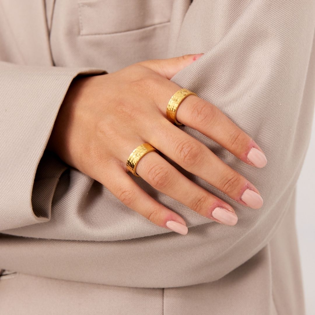 Hamret Band Ring 18K Guldbelagt 6mm