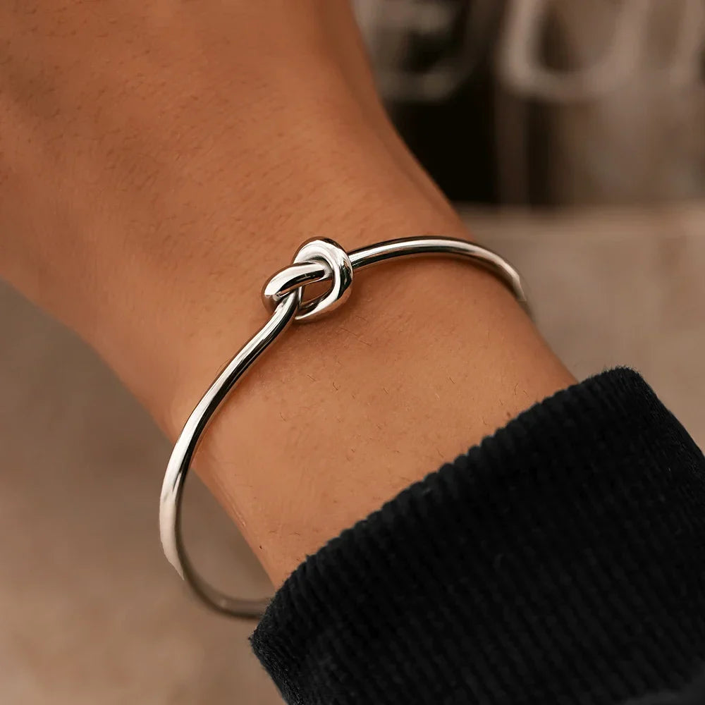 Elin –  Signature Knot Bangle