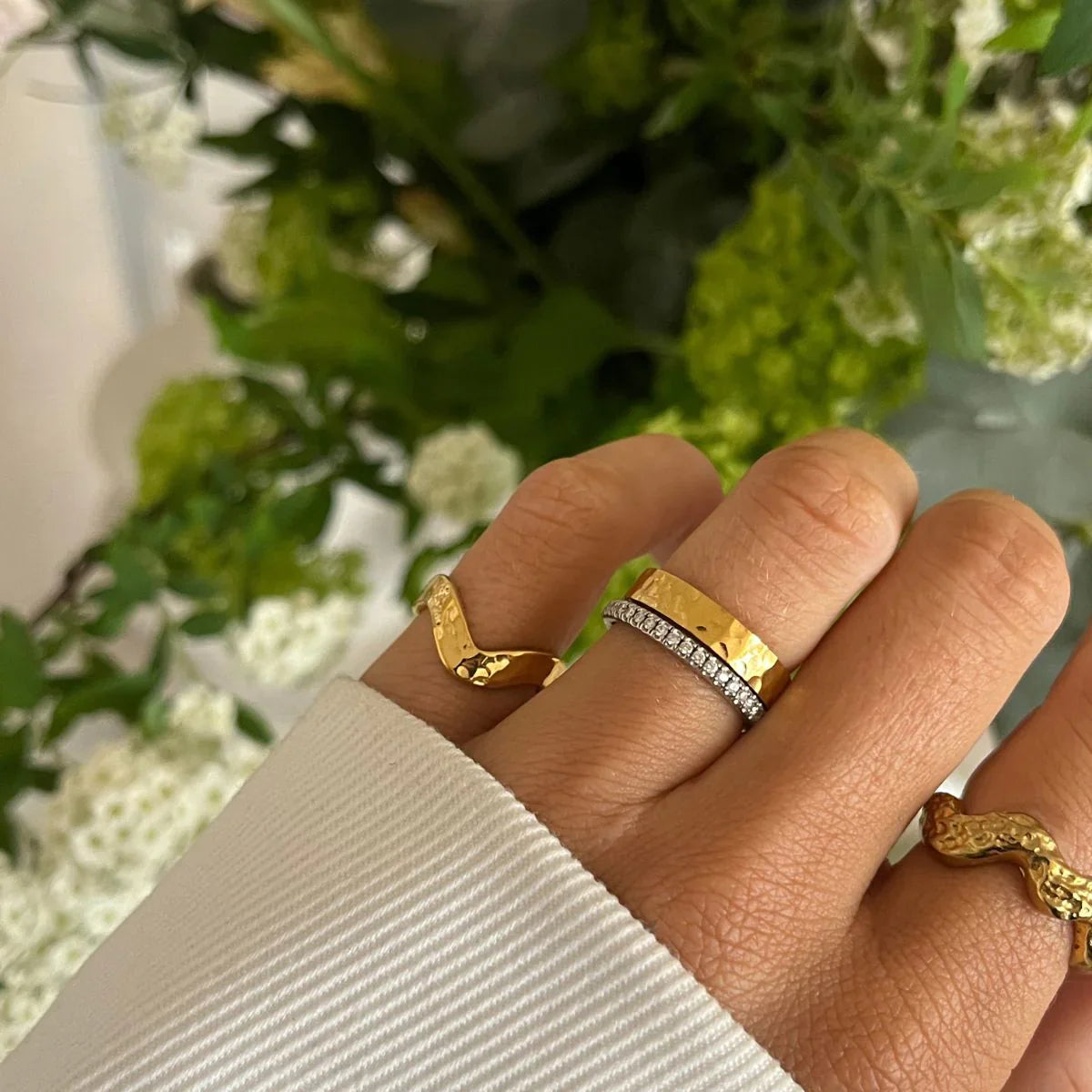 Hamret Band Ring 18K Guldbelagt 4mm